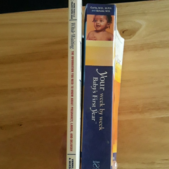 Lot of 2 pregnancy/baby books - Picture 5 of 6
